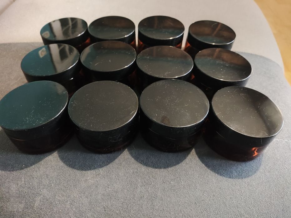 Plastikowe pojemniki wielokrotnego użytku