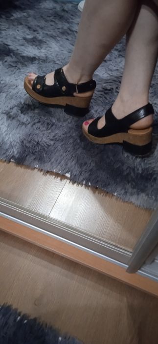 Продам босаножки р. 37