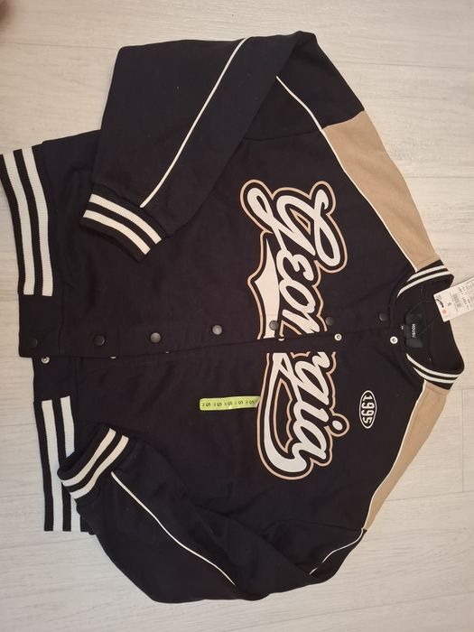 Світшот-бомбер House чорного кольору. Розмір S (на М теж підходить)