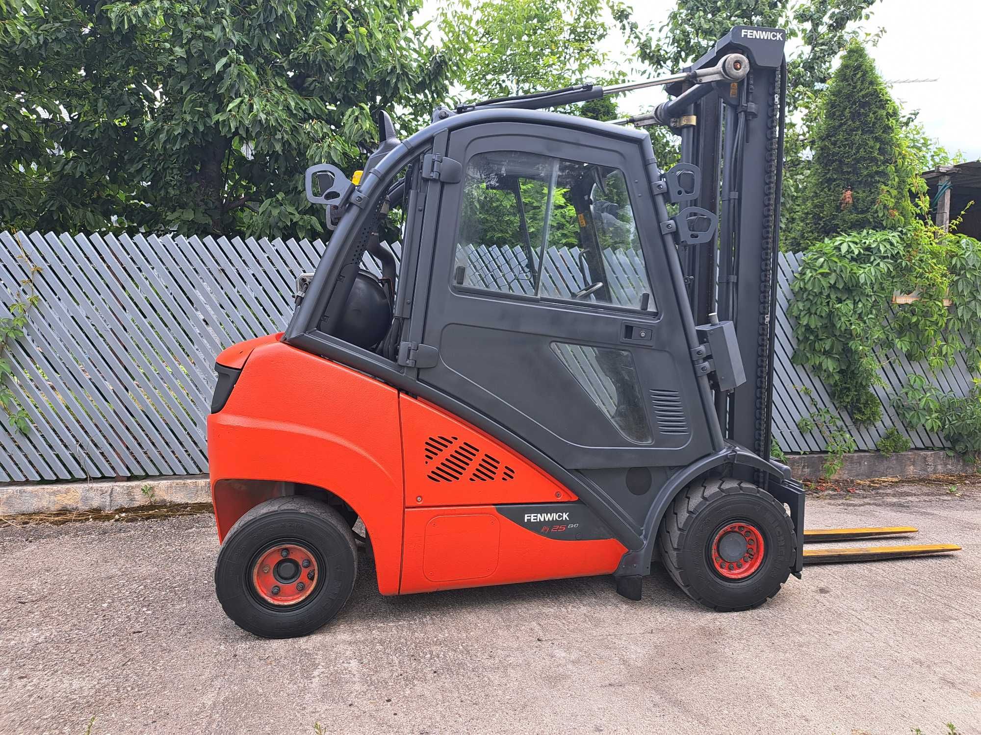 Linde H 25 Wózek widłowy Standard 405cm.  Kabina 2018r.