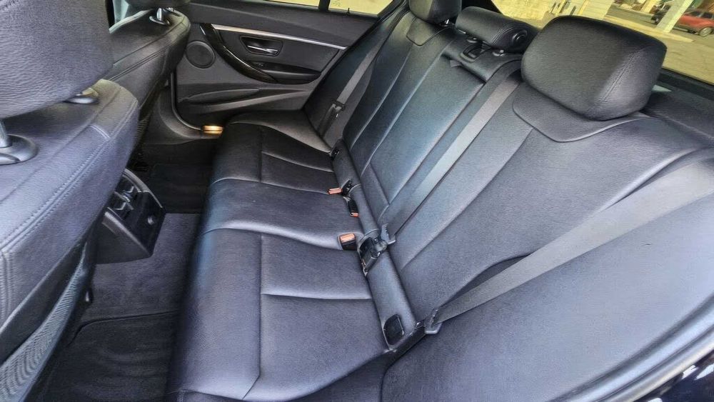 BMW 3 Series 330i      2018