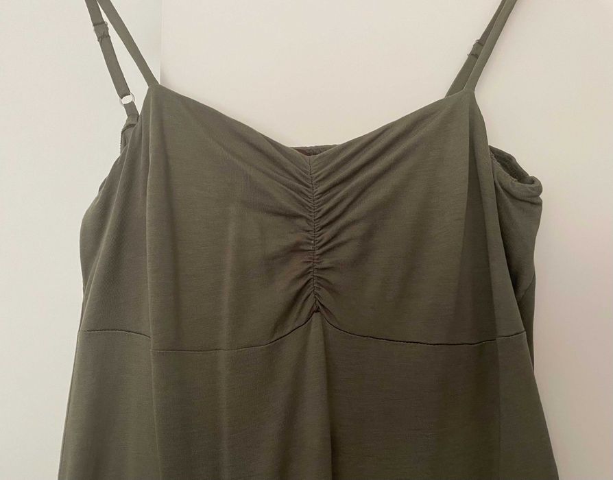 Macacão verde musgo