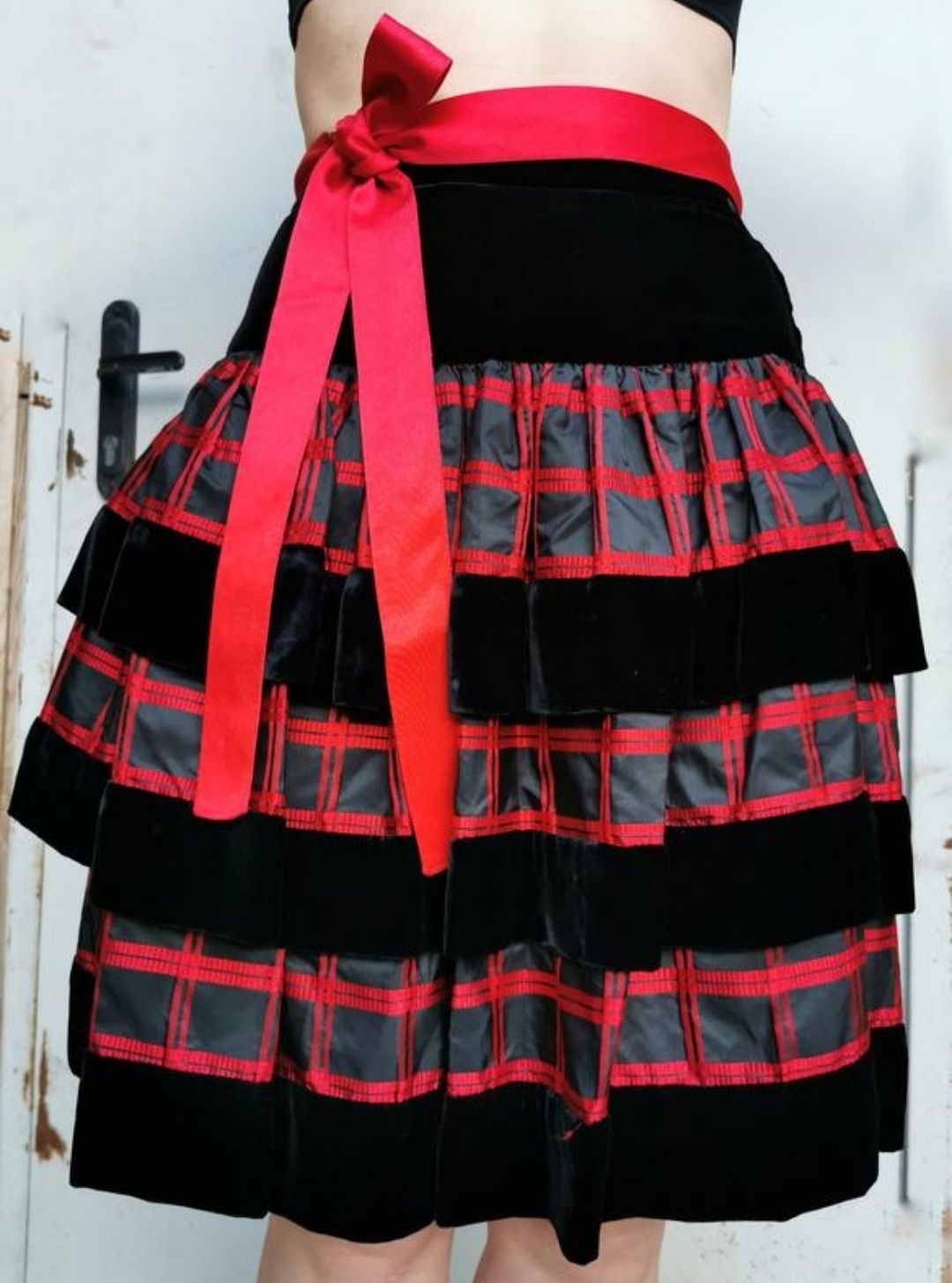 Бархатная винтажная юбка valentino миди 42 с рюшами винтаж XS