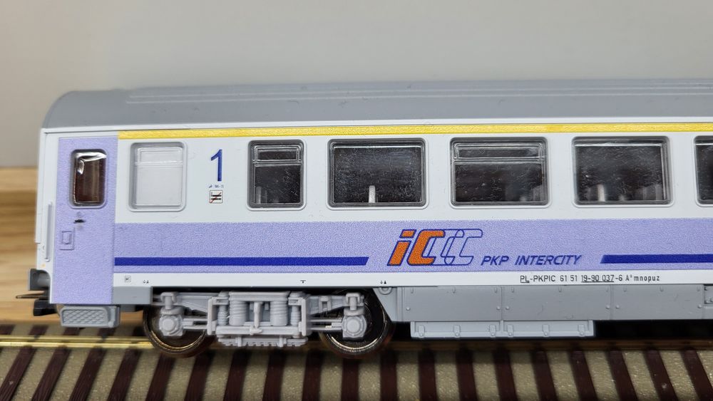 PIKO wagon osobowy 1kl PKP ic ep VI nr 1 H0 piękny OKAZJA