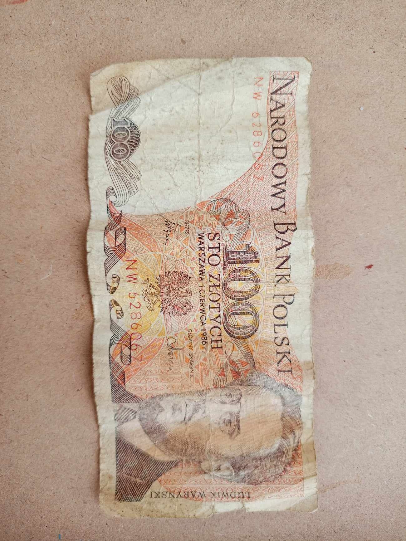 Stare monety i banknot.