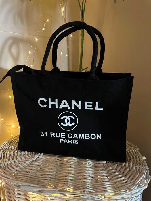 Шикарная минималистичная сумка Chanel