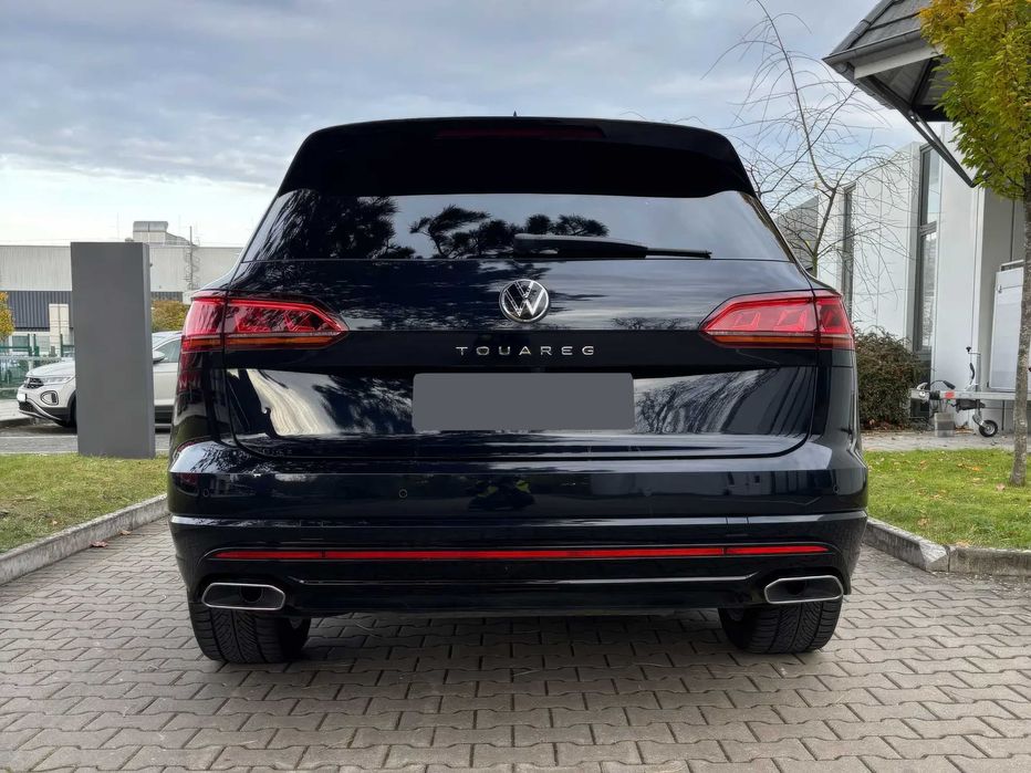 Volkswagen Touareg      2022