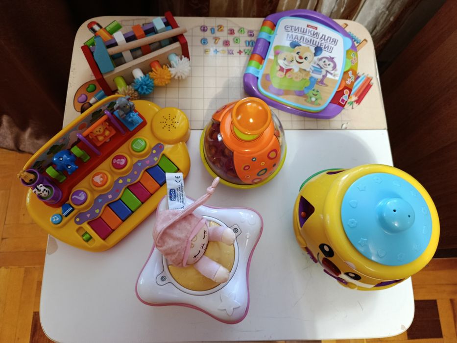 Іграшки розвивальні для малечі