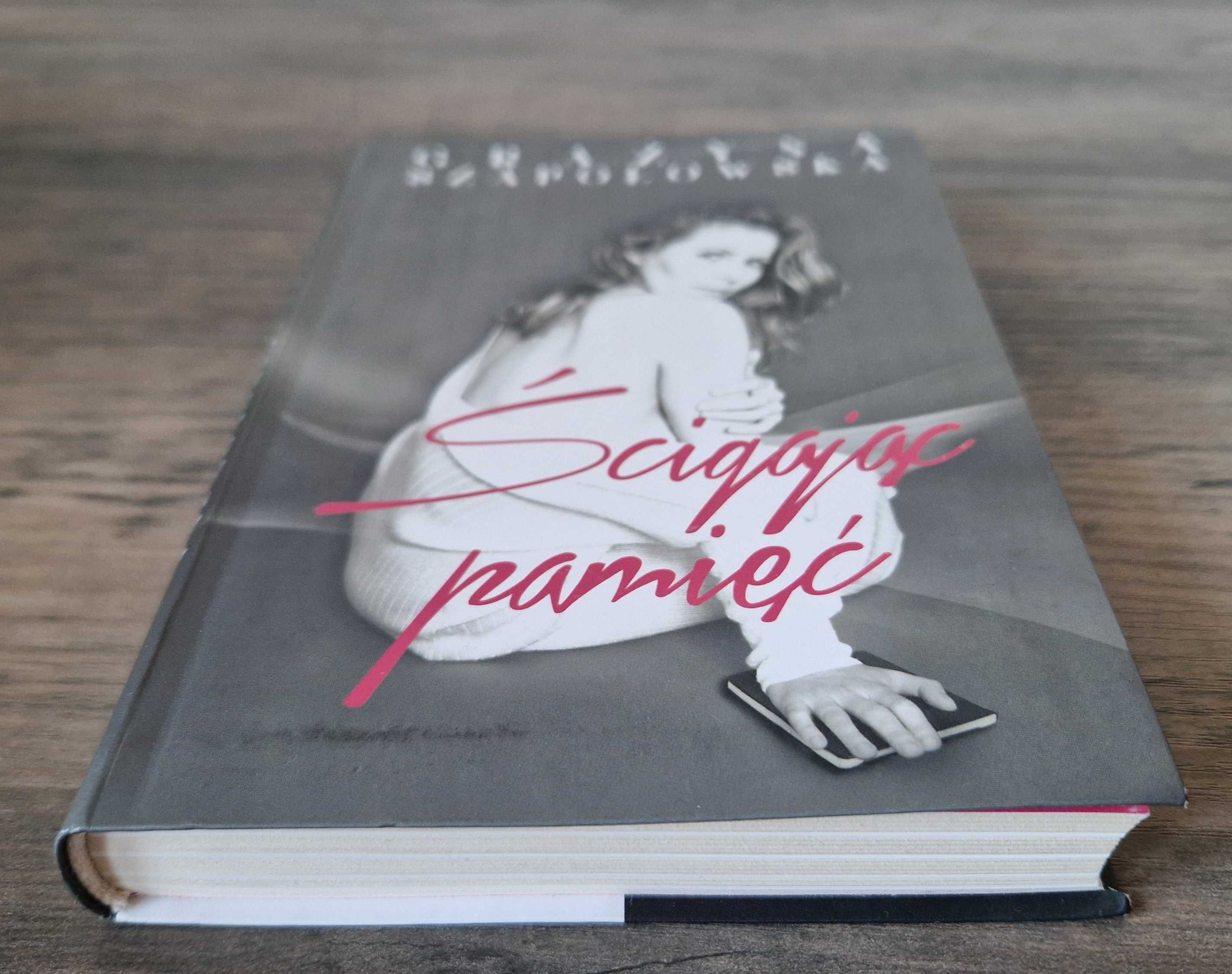 Ścigając pamięć Grażyna Szapołowska stan bdb