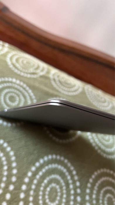 Продам MacBook Air 13 M1 2020 512Gb