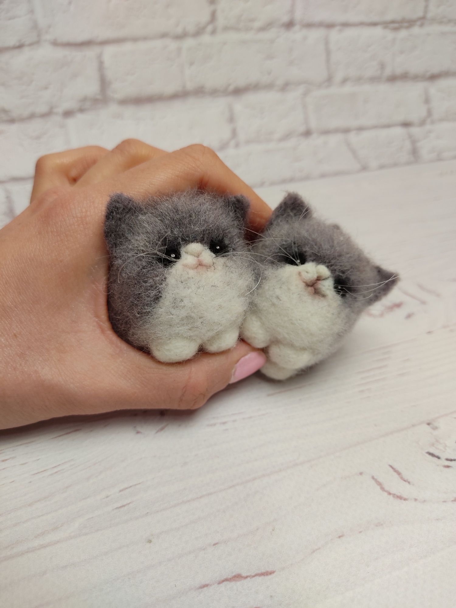 Котики из шерсти. Игрушка кот. Портрет животного Сувенир котик