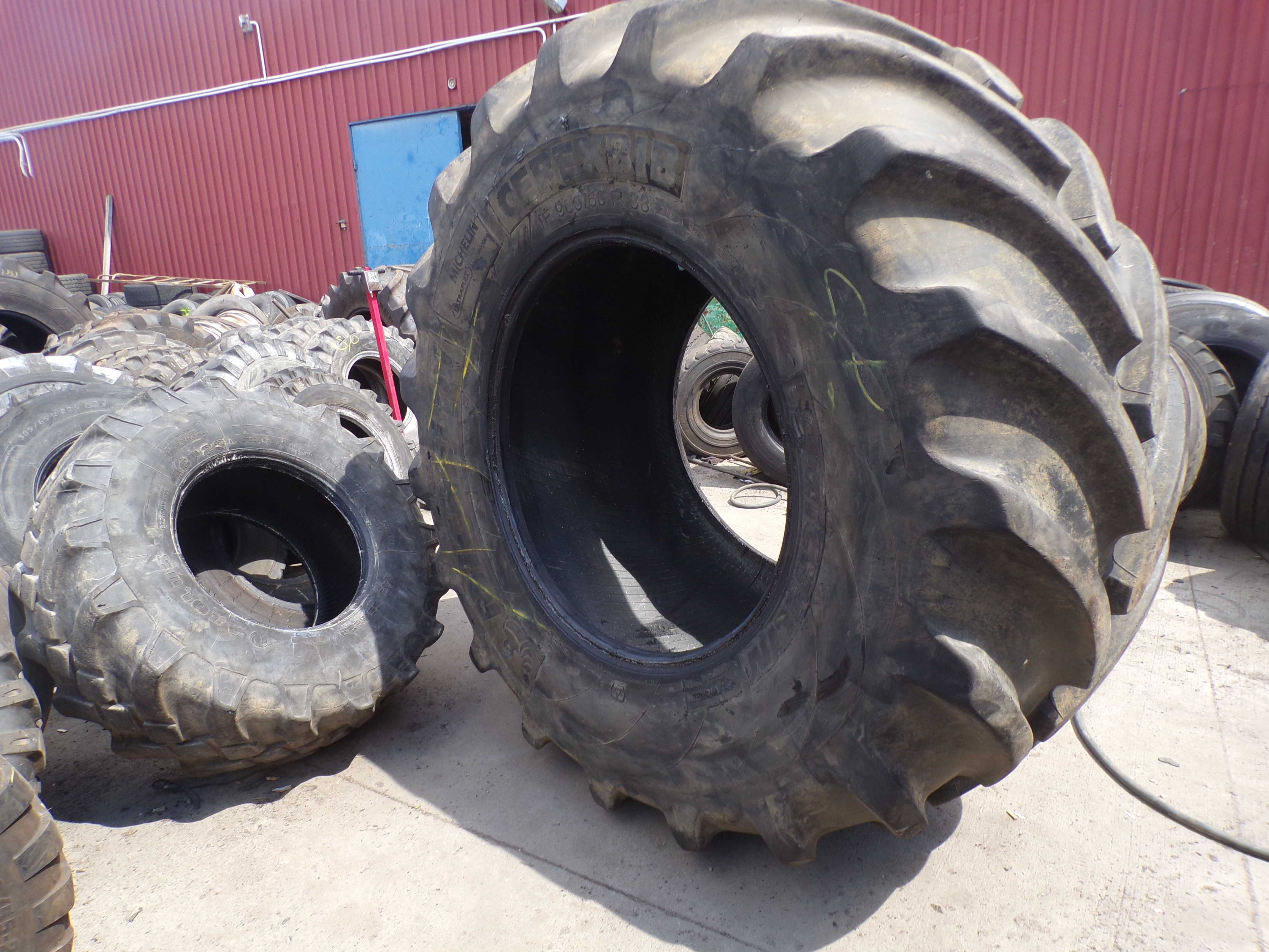 opona 900/60R38 MICHELIN CEREXBIB (5100 NETTO)