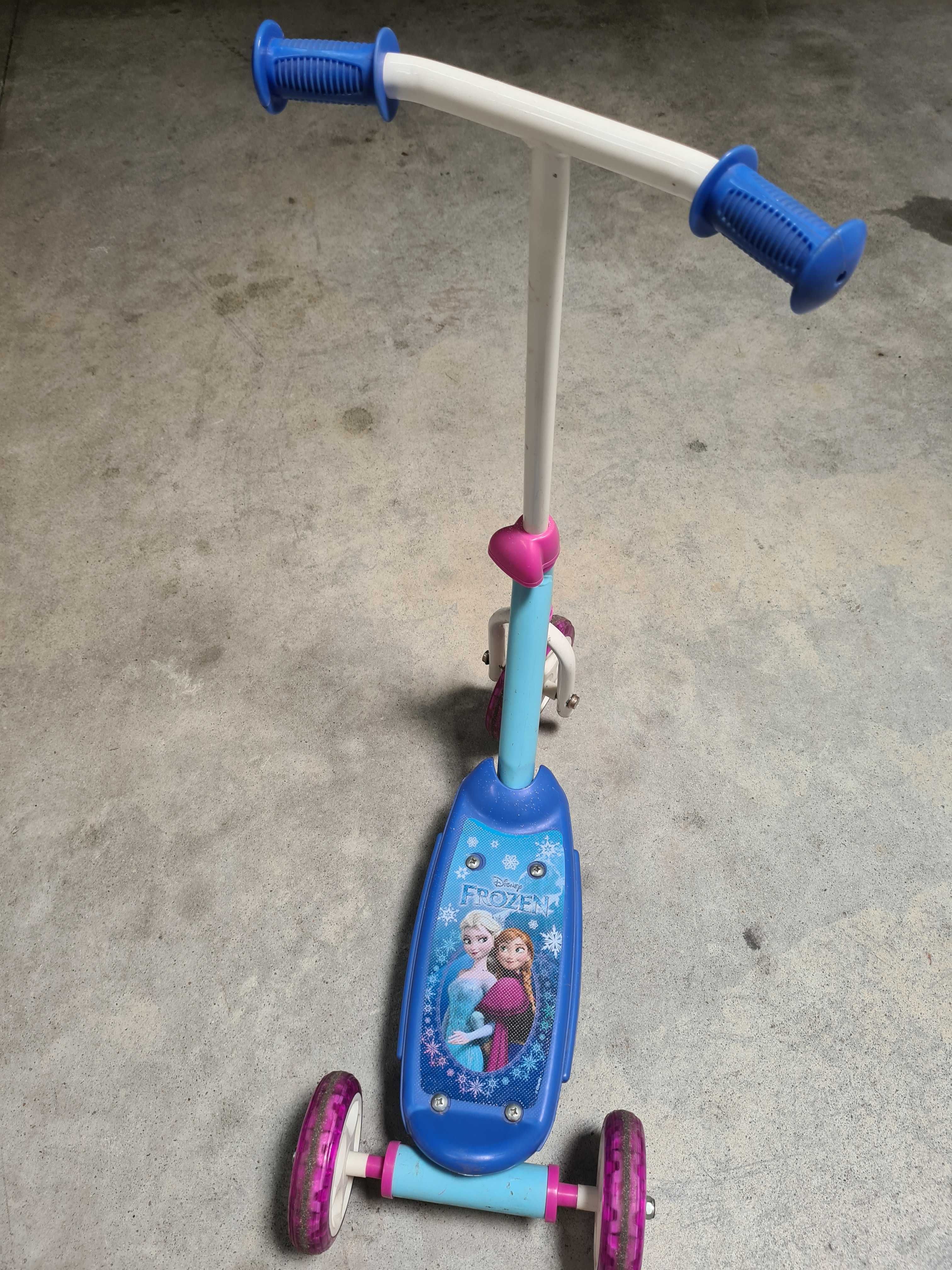 Trotinete Frozen - baratinha