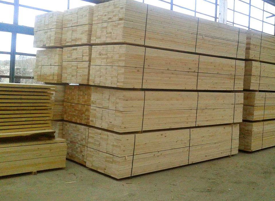 Сосна першого сорту для покрівлі та підлоги