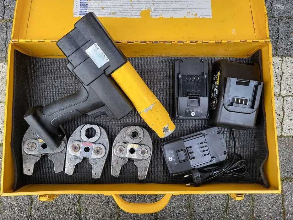 Zaciskarka REMS MINI PRESS ACC + Szczęki V22 V12 M18 Aku 2 x 2,5Ah