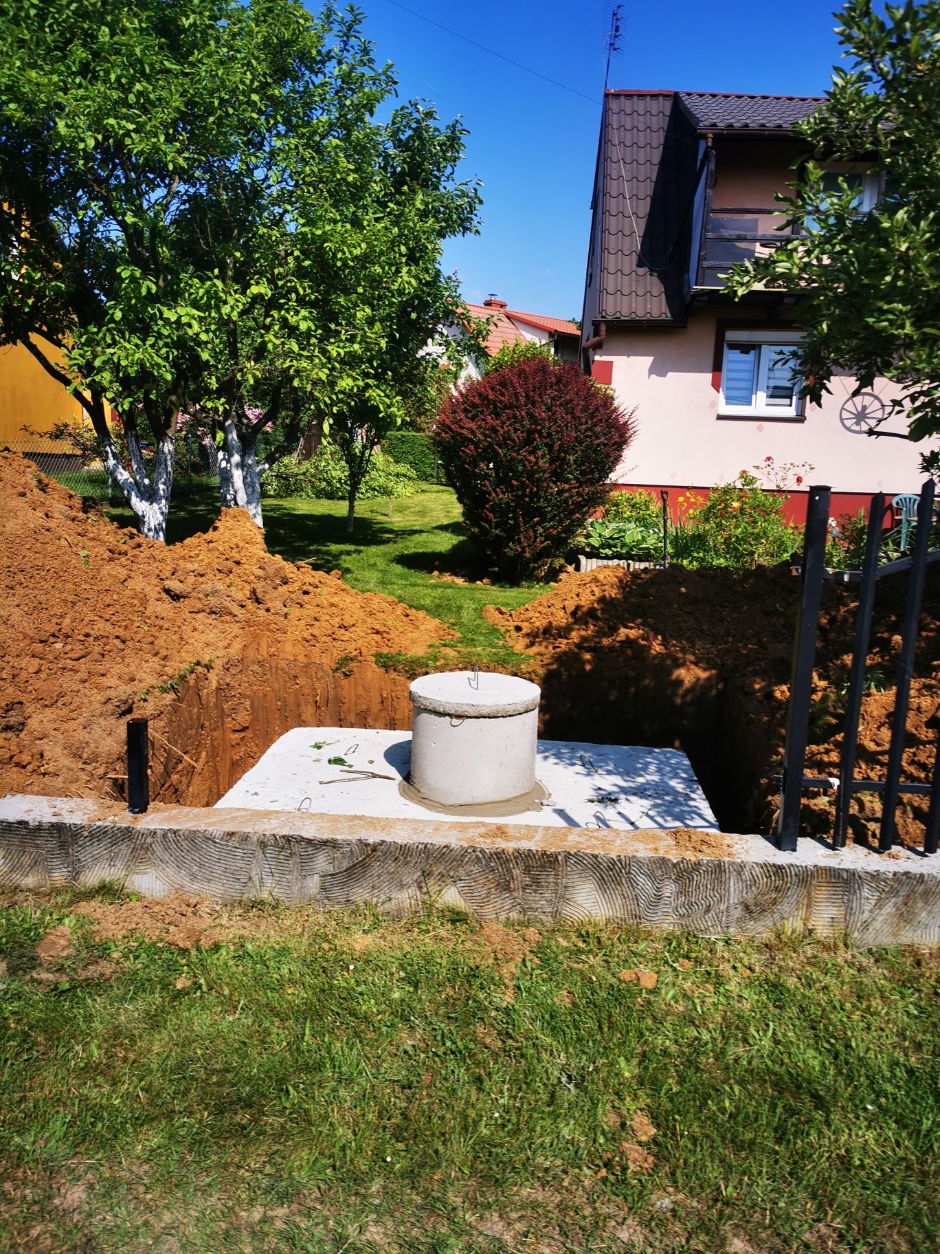 Zbiornik betonowy 6m3 na szambo wode deszczówkę ścieki gnojówkę