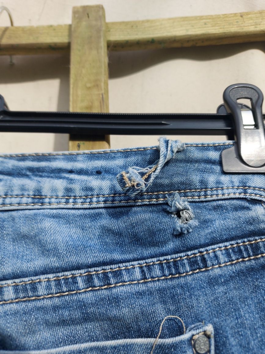 Spodnie jeans z dziurkami damskie rozmiar XS firma G-SMACK