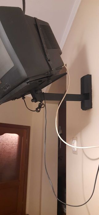 Настінна підставка( кронштейн) під телевізор