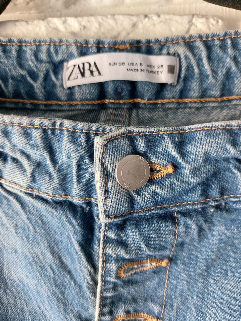 Стильные женские джинсы ZARA