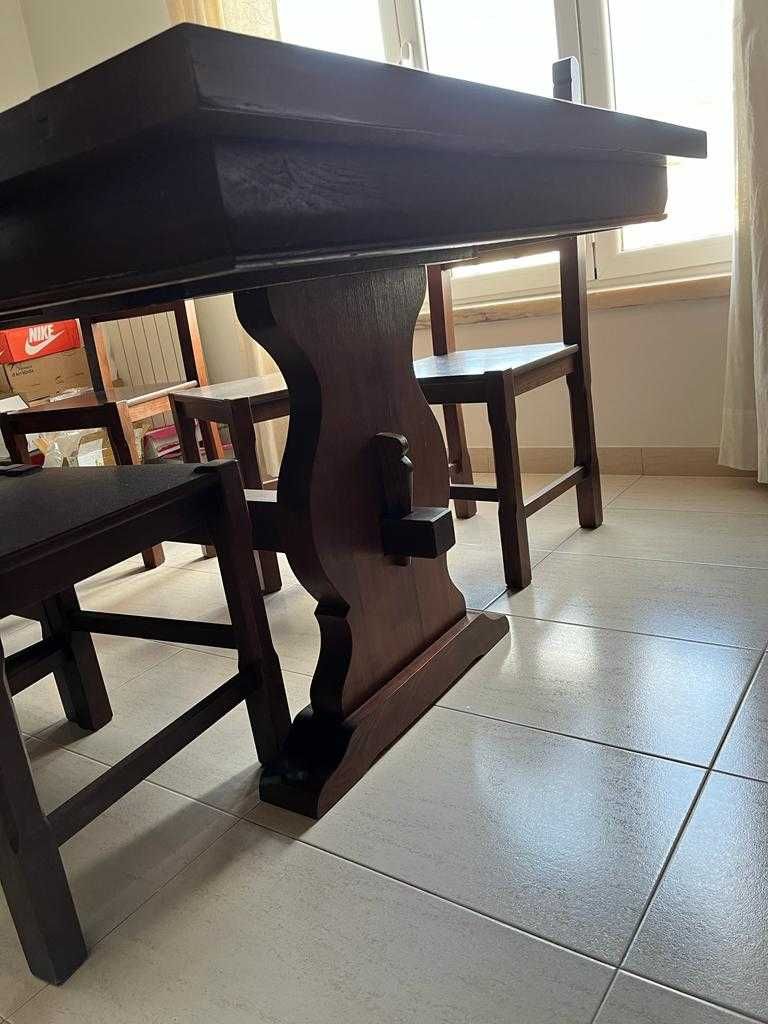 Mesa de Sala + 6 cadeiras - Madeira maciça