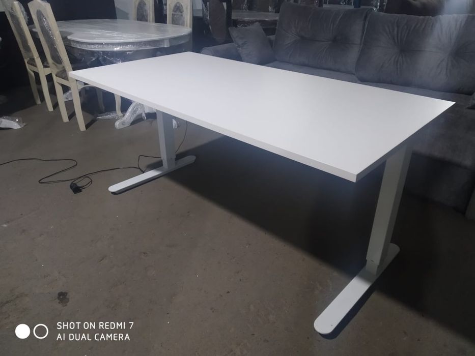 Стіл компьютерний підьомний 1.6 м