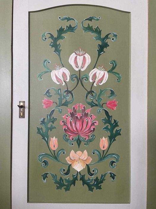 Szafa sosnowa, stara, ręcznie malowana, rezerwacja