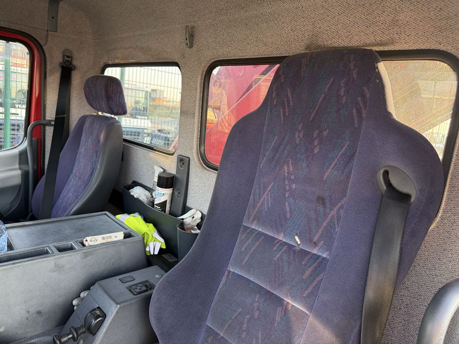 MERCEDES ATEGO COM GRUA HMF1820 C/RADIOCOMANDO ###OPORTUNIDADE###