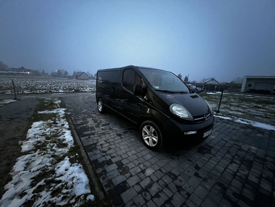 Opel vivaro 2001 zabudowa 6 miejsc brygadowka