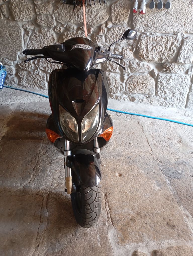 Scooter Honda x8r s