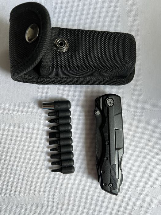 Uniwersalne narzędzie wielofunkcyjne Multitool 21 w 1