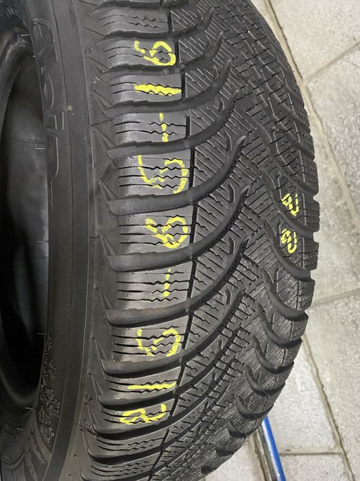 Зимові шини 215/65 R16 (98H) MICHELIN