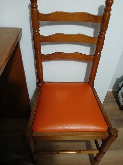 Secretaria e cadeira