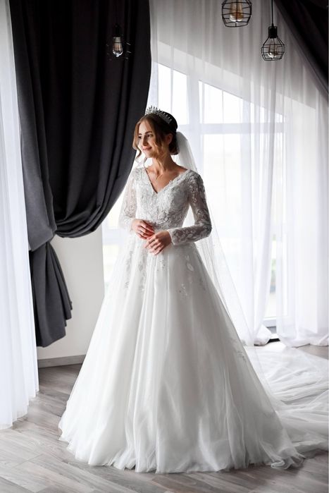 Весільна сукня в розмірі xs