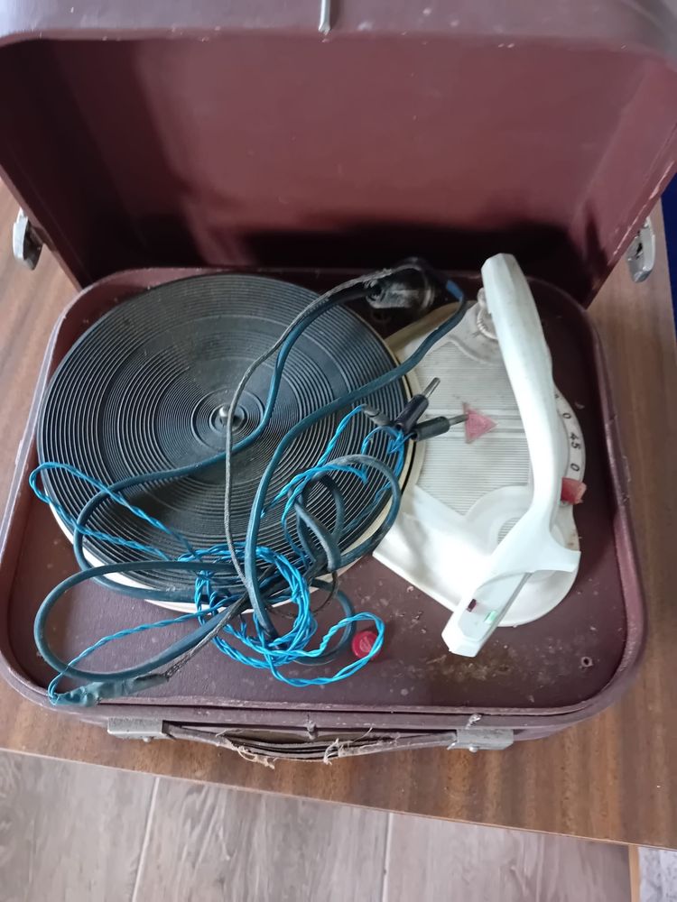 Stary gramofon adapter bez nazwy