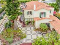 Moradia T4 com piscina, no Funchal, Madeira