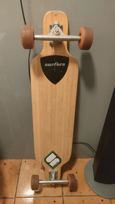 Skate Longboard bom estado