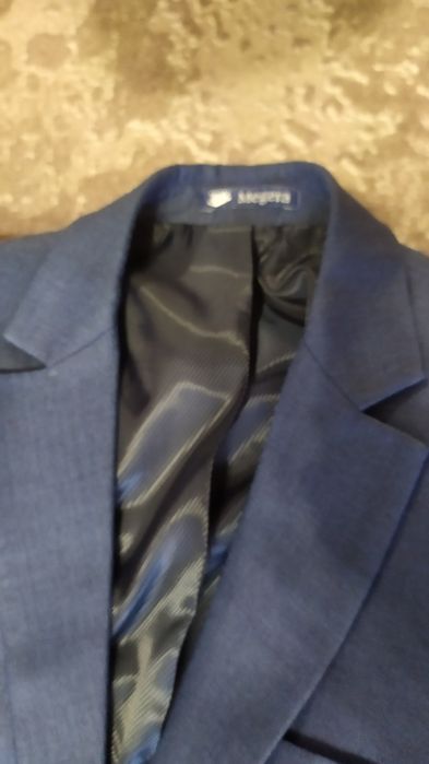 Продам комплект делового костюма