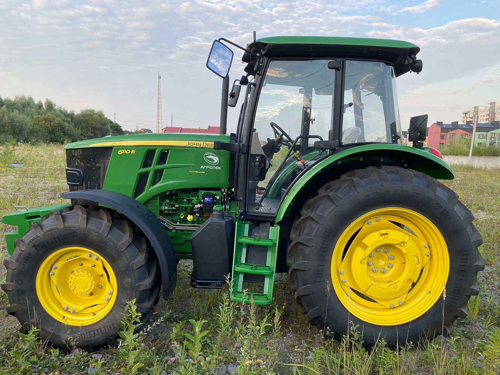 John Deere 6110B