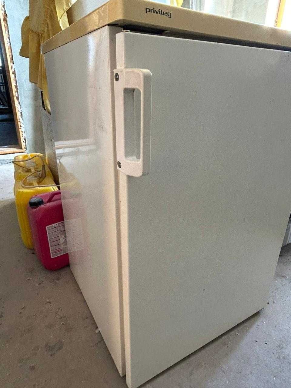 Холодильник однокамерний "Privileg"