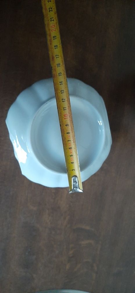 Ceramiczny dość duży podgrzewacz