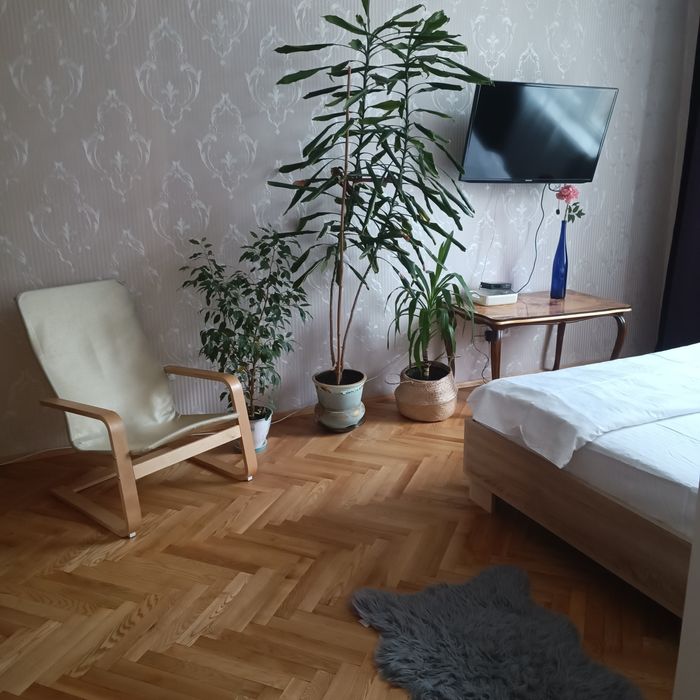 2х кім.квартира на добу,тиждень,місяць або погодинно!