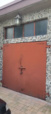 Brama garażowa solidna