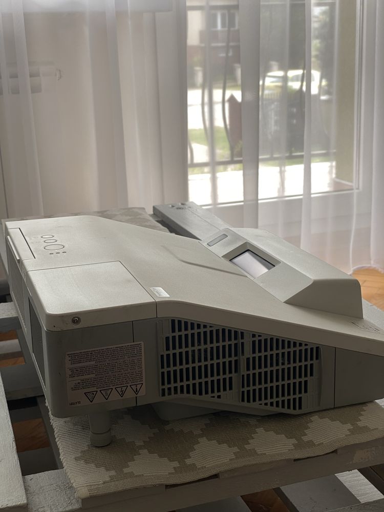 Projektor HITACHI CP-AX2505