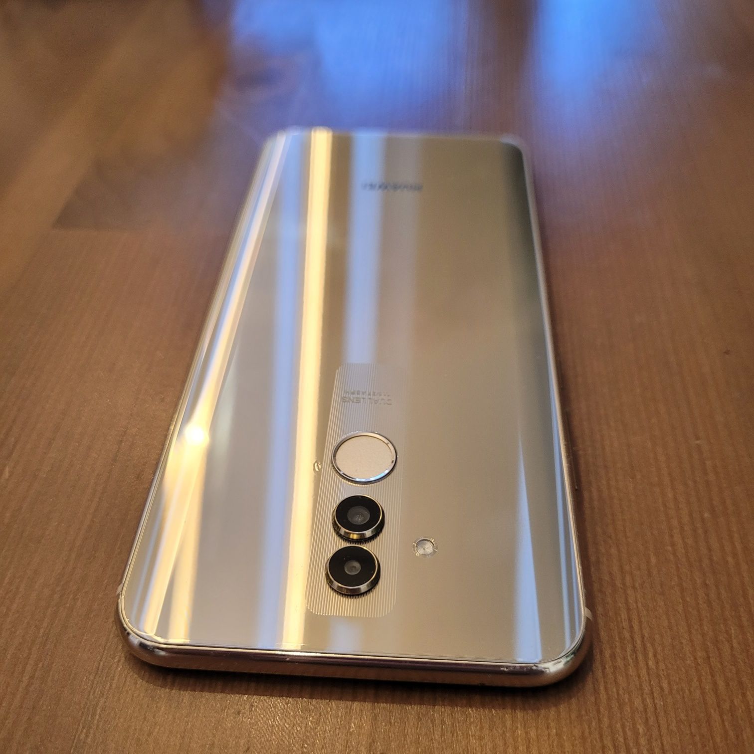 Huawei Mate 20 Lite 4/64GB – smartfon w dobrym stanie, duży zestaw