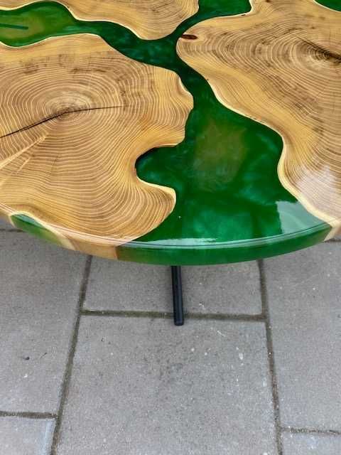 stolik kawowy z żywicą