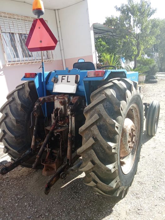 Trator Ebro 6040
