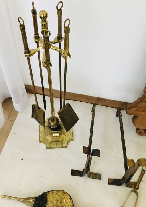 Acessorios lareira: pa tenaz + bases ferro (moirão)