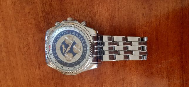 Stary zegarek metalowy