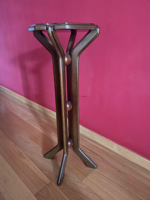 Mesa de apoio alta