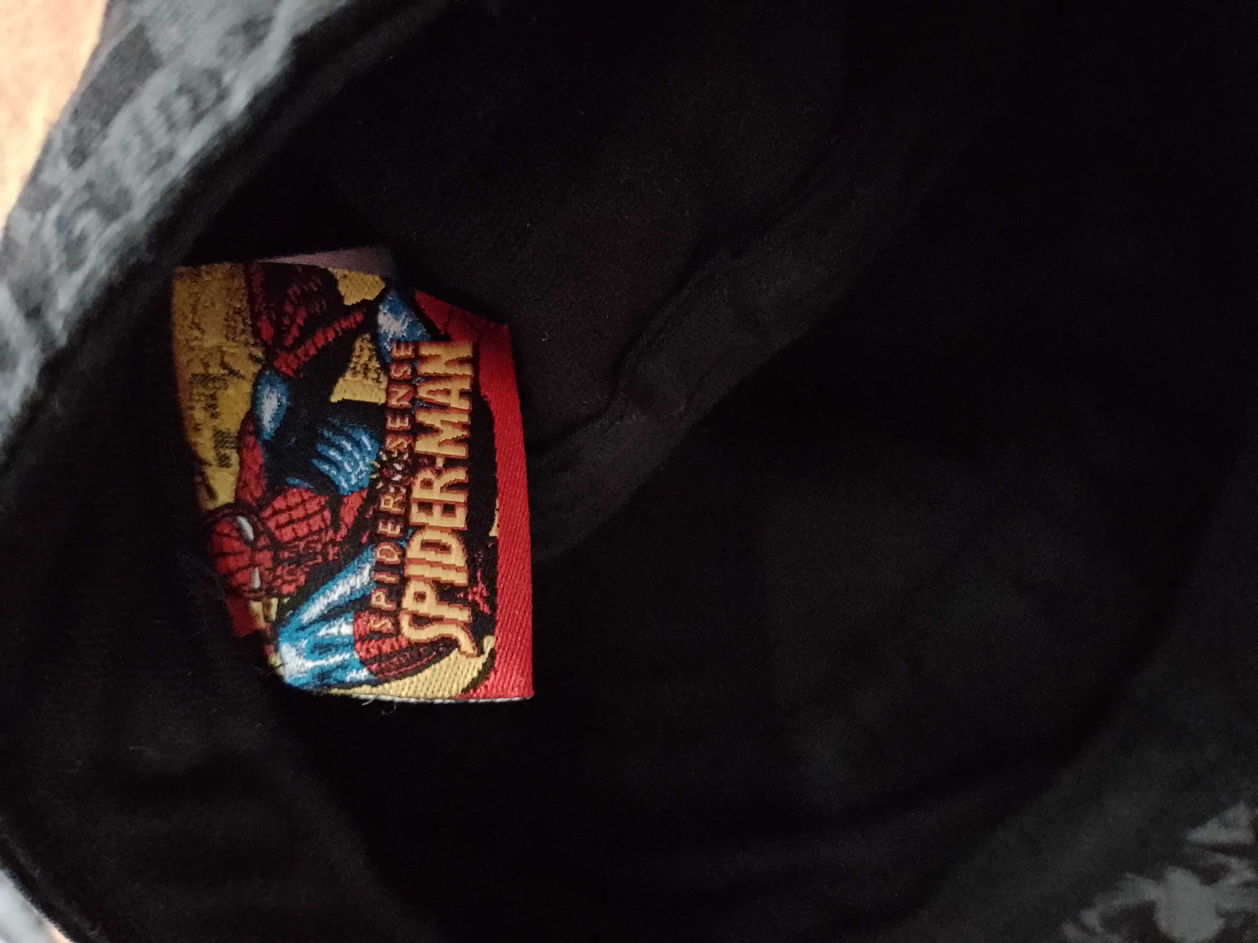 Spiderman czapka z daszkiem wypukłe elementy 3D